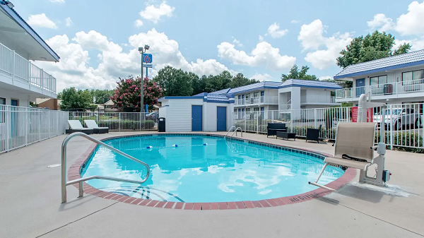 Motel 6 in Norcross, Oakbrook Parkway