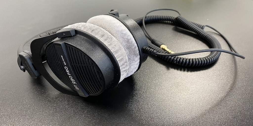 Beyerdynamic DT 990 PRO Headphones Review