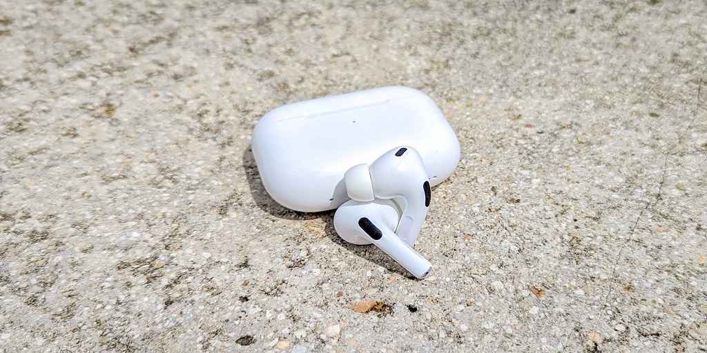 AirPods Blinking Orange